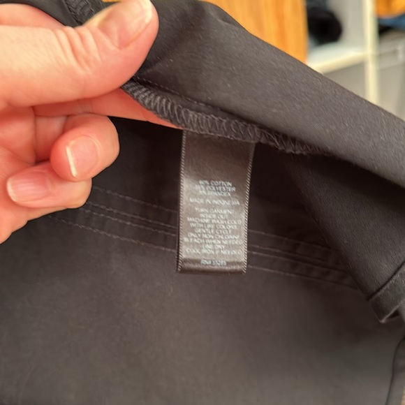 Stylish classic black essential shirt from Express - size Medium - Picture 3 of 6